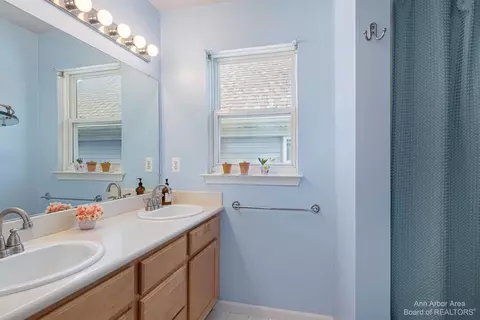 1736 S Maple Rd, Ann Arbor, MI 48103 photo 21