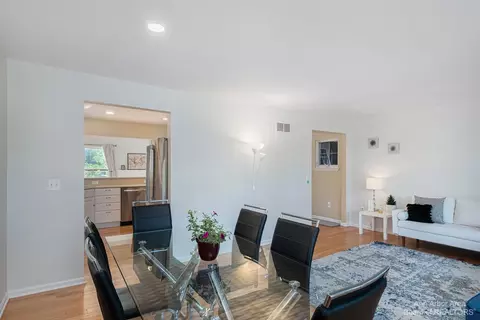 1736 S Maple Rd, Ann Arbor, MI 48103 photo 7