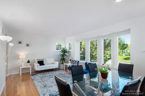 1736 S Maple Rd, Ann Arbor, MI 48103 photo 5