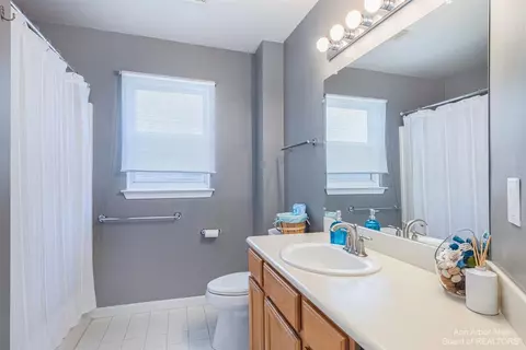 1736 S Maple Rd, Ann Arbor, MI 48103 photo 18