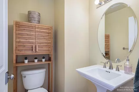 1736 S Maple Rd, Ann Arbor, MI 48103 photo 14