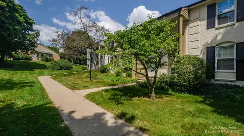 3473 Burbank, Ann Arbor, MI 48105 photo 8