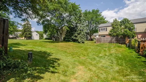 3473 Burbank, Ann Arbor, MI 48105 photo 4