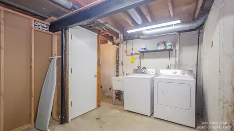 3473 Burbank, Ann Arbor, MI 48105 photo 48