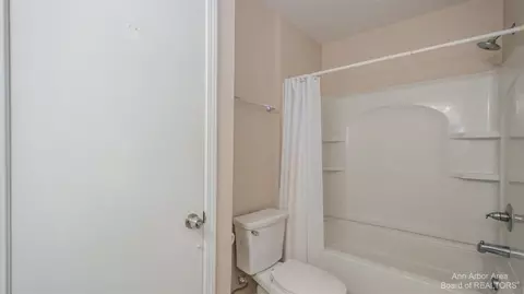 3473 Burbank, Ann Arbor, MI 48105 photo 42