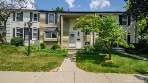 3473 Burbank, Ann Arbor, MI 48105 photo 1