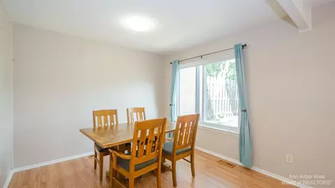 3473 Burbank, Ann Arbor, MI 48105 photo 17