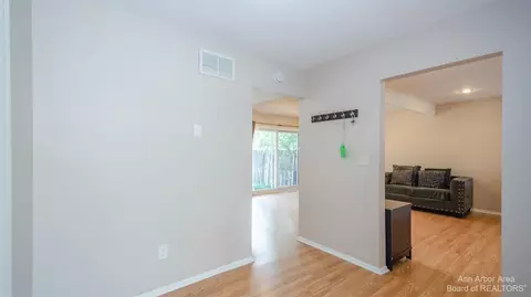 3473 Burbank, Ann Arbor, MI 48105 photo 22