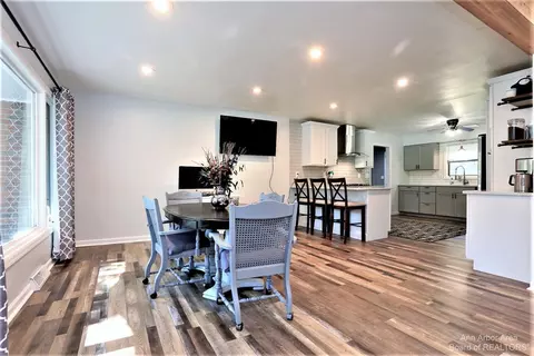 916 Red Mill Dr, Tecumseh, MI 49286 photo 7