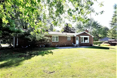 916 Red Mill Dr, Tecumseh, MI 49286 photo 5