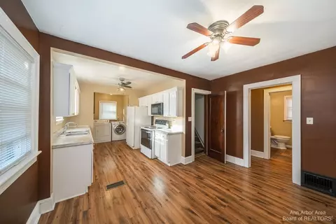 521 Saint Clair Ave, Jackson, MI 49202 photo 8