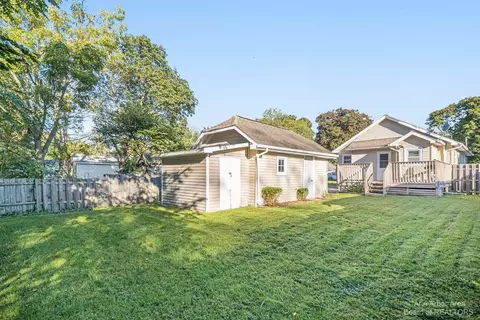 521 Saint Clair Ave, Jackson, MI 49202 photo 3