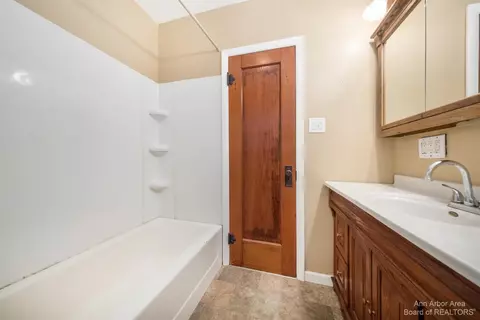 521 Saint Clair Ave, Jackson, MI 49202 photo 13