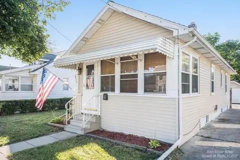 521 Saint Clair Ave, Jackson, MI 49202 photo 2