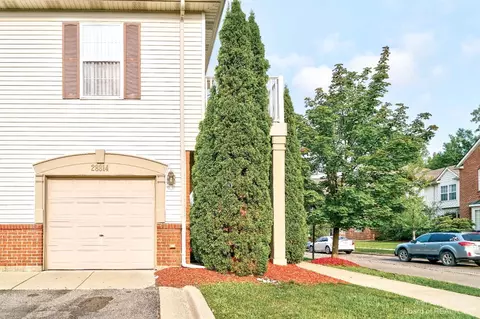 28814 Cullen Dr #6, Romulus, MI 48174 photo 4