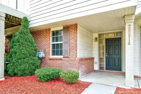 28814 Cullen Dr #6, Romulus, MI 48174 photo 1
