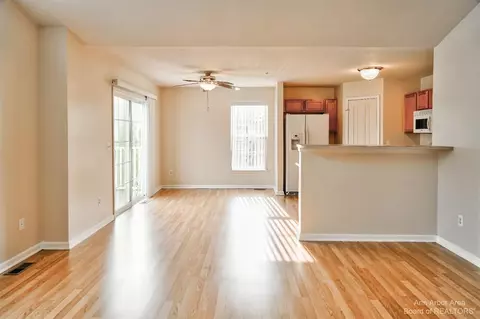 28814 Cullen Dr #6, Romulus, MI 48174 photo 10