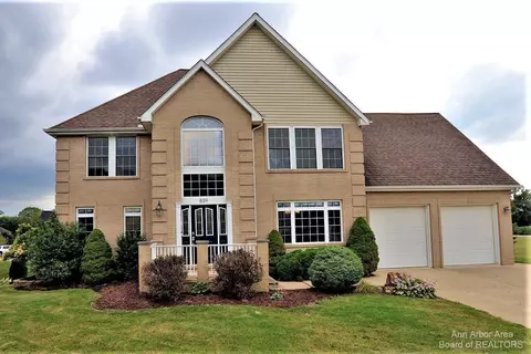 839 Stetson St, Tecumseh, MI 49286 photo 2