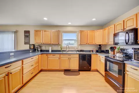 5782 Bradley, Gregory, MI 48137 photo 9
