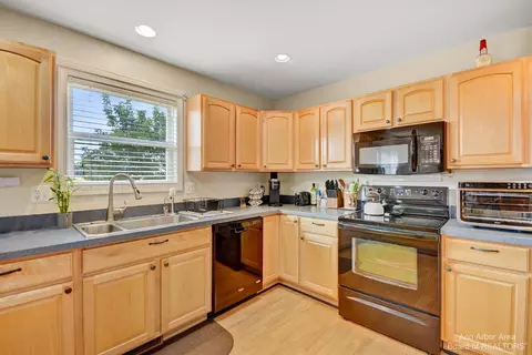 5782 Bradley, Gregory, MI 48137 photo 10