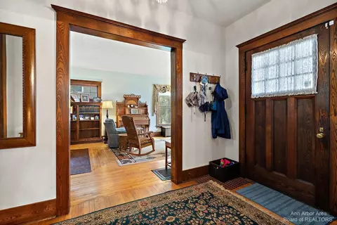 311 4th St, Jackson, MI 49201 photo 5