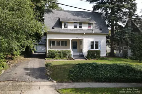 311 4th St, Jackson, MI 49201 photo 2