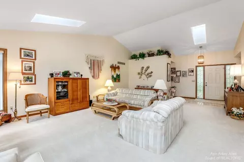633 N Maxfield Rd, Brighton, MI 48114 photo 11