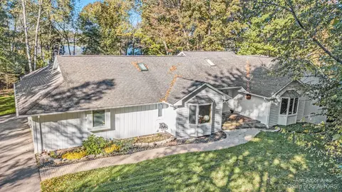 633 N Maxfield Rd, Brighton, MI 48114 photo 1