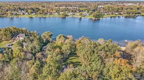 633 N Maxfield Rd, Brighton, MI 48114 photo 5