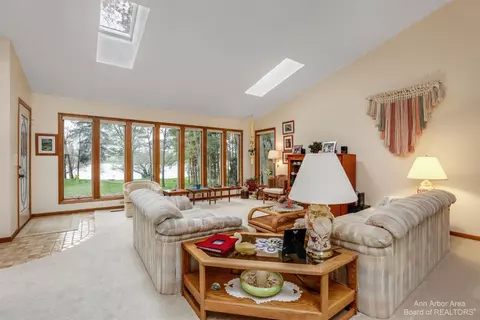 633 N Maxfield Rd, Brighton, MI 48114 photo 10