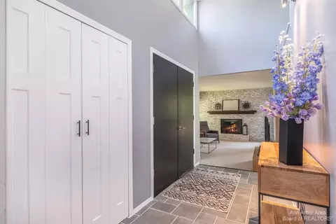 5100 Hellner Rd, Ann Arbor, MI 48105 photo 3