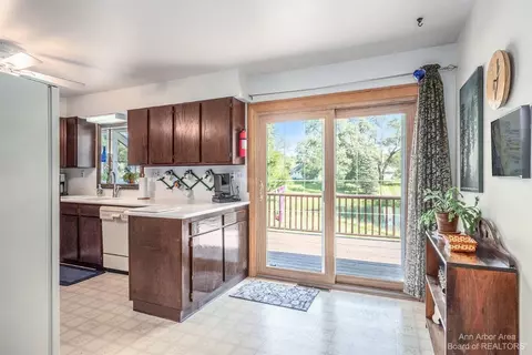 8319 Huron River Dr, Dexter, MI 48130 photo 10