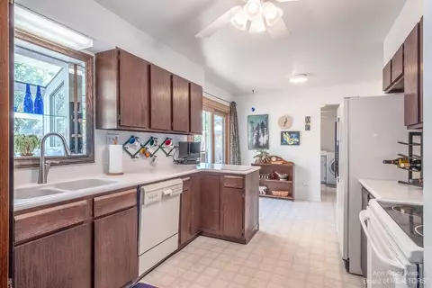 8319 Huron River Dr, Dexter, MI 48130 photo 13