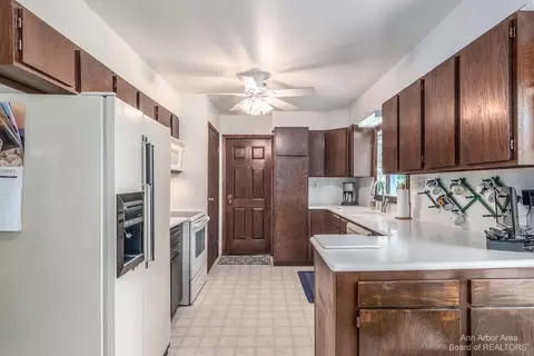8319 Huron River Dr, Dexter, MI 48130 photo 11