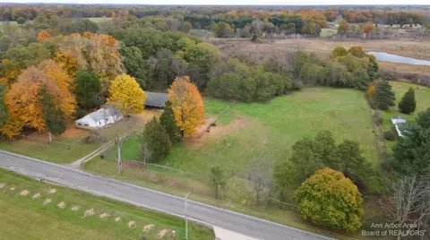 485 Ballard Rd, Jackson, MI 49201 photo 2
