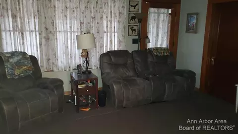 37578 W Huron River Dr, Romulus, MI 48174 photo 9
