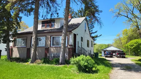 37578 W Huron River Dr, Romulus, MI 48174 photo 1