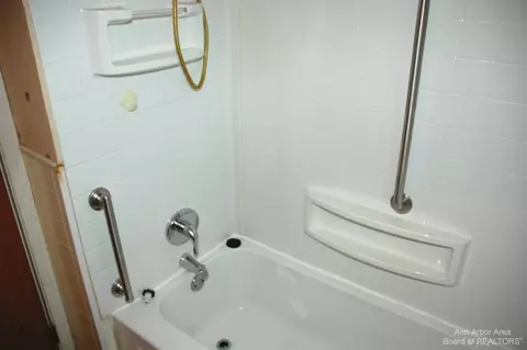 39125 Chase St, Romulus, MI 48174 photo 12