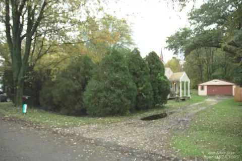39125 Chase St, Romulus, MI 48174 photo 1