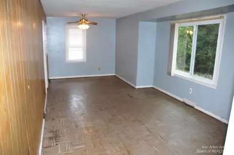 39125 Chase St, Romulus, MI 48174 photo 9