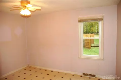 39125 Chase St, Romulus, MI 48174 photo 13