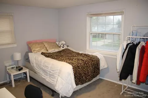 439 Springbrook Cres, Saline, MI 48176 photo 16