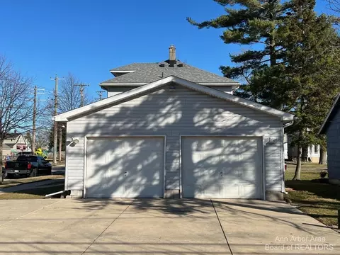 475 Arbor Ave, Monroe, MI 48162 photo 4