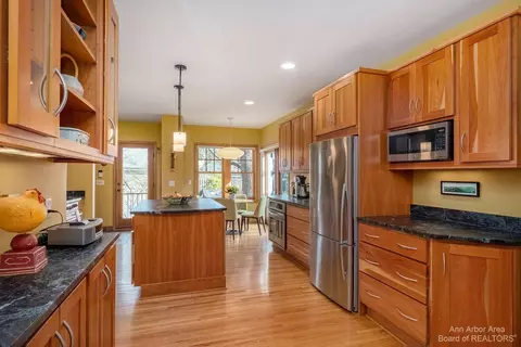 1611 Morton Ave, Ann Arbor, MI 48104 photo 18