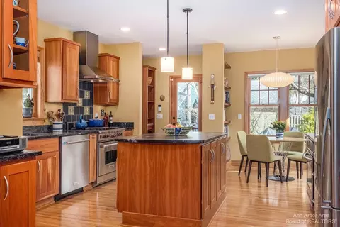 1611 Morton Ave, Ann Arbor, MI 48104 photo 20