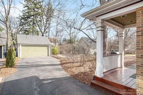1611 Morton Ave, Ann Arbor, MI 48104 photo 61