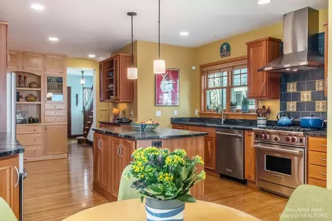 1611 Morton Ave, Ann Arbor, MI 48104 photo 25