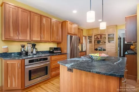 1611 Morton Ave, Ann Arbor, MI 48104 photo 28