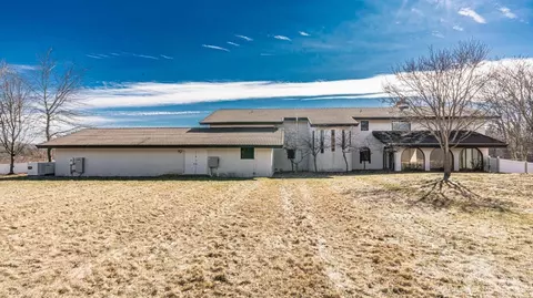 5708 Textile Rd, Saline, MI 48176 photo 2
