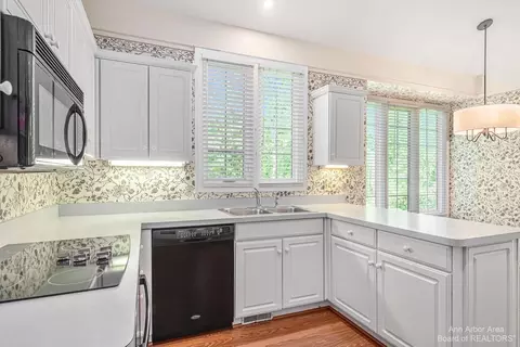 1908 Boulder Dr, Ann Arbor, MI 48104 photo 11